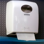 Kimberly-Clark Кърпи за ръце Scott Slimroll, руло, широчина 21 cm, дължина 165 m, бели, 6 броя Kimberly-Clark Кърпи за ръце Scott Slimroll, руло, широчина 21 cm, дължина 165 m, бели, 6 броя